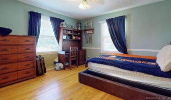 523 Overlook Dr, Orange, CT 06477