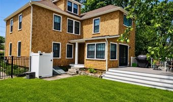 30 Gibson Ave, Narragansett, RI 02882