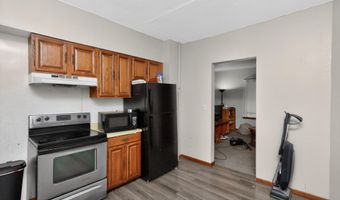 317 20th St 319, Ames, IA 50010