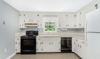 5 Austin Rd, Amherst, NH 03031
