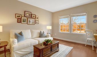 1251 E ABINGDON Dr #1121, Alexandria, VA 22314