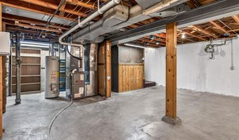 6919 Greenholly Dr, Affton, MO 63123