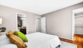 2584- B S ARLINGTON MILL Dr 2, Arlington, VA 22206