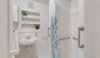 2166 Palolo Ave, Honolulu, HI 96816