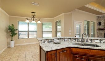 2106 Ridgecrest Dr, Weatherford, TX 76087