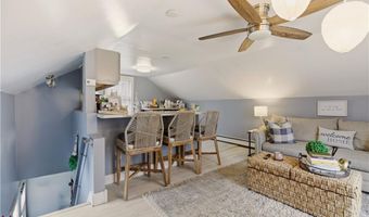 9 Bacheller St, Newport, RI 02840
