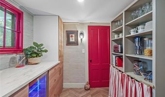 8061 Post Rd, North Kingstown, RI 02852