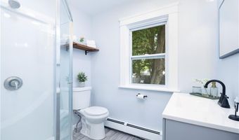 12 BROAD St, Coventry, RI 02816