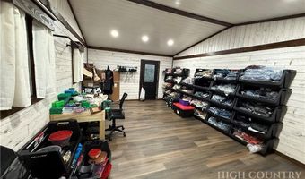 71 Ledford Ridge Ln, Bakersville, NC 28705