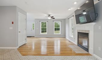 11 Stonington Dr, Belmont, NH 03220