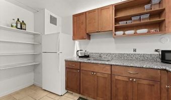 111 KAHULUI BEACH Rd B112, Kahului, HI 96732