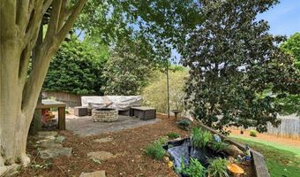 5080 Newpark Dr NW, Acworth, GA 30101