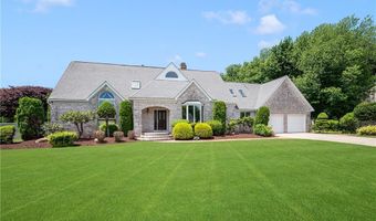40 Alpine Estates Dr, Cranston, RI 02921
