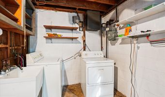 6216 ROCKHURST Rd, Bethesda, MD 20817