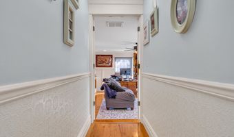 221 Magnolia Dr, Bayville, NJ 08721