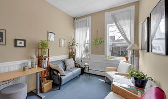 14 School St, Bristol, VT 05443