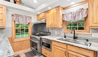 226 Tourtellot Hill Rd, Glocester, RI 02814