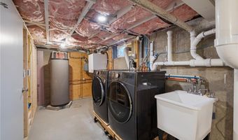 5 Lee Rd, Barrington, RI 02806