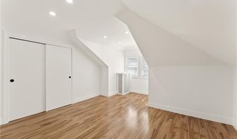 124 Vine St, East Providence, RI 02914