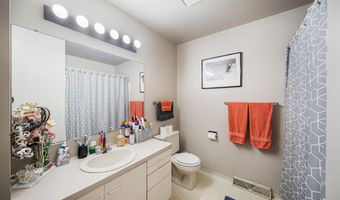 722 N HAWTHORNE Dr, Appleton, WI 54915