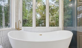 315 Glengarry Dr, Aurora, OH 44202