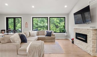 1040 W Trace Pl, Polk City, IA 50226