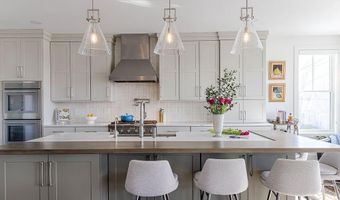150 Alfred Drowne Rd, Barrington, RI 02806