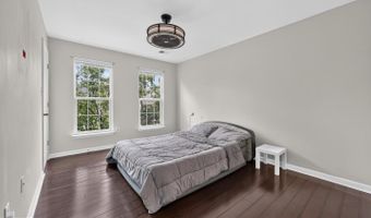 932 HARRISON Cir, Alexandria, VA 22304