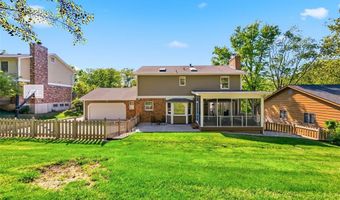 180 Spring Oaks Dr, Ballwin, MO 63011