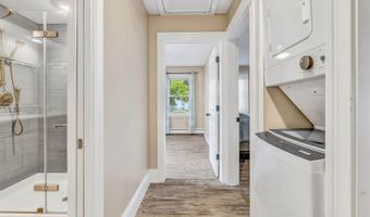 123 Mount Hope Ave, Bangor, ME 04401
