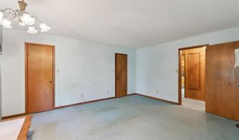 110 Acker Dr, Ada, OK 74820