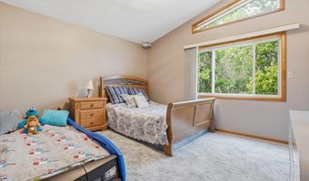 242 Colonial Ter, Albrightsville, PA 18210