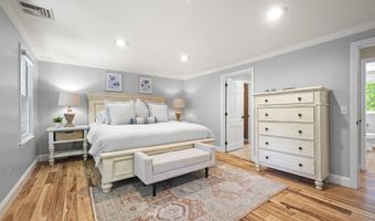 37 Birchwood Cir, Bedford, NH 03110