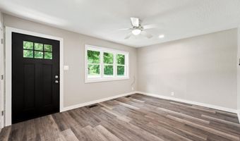 715 E Springfield St, Aurora, MO 65605