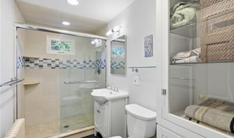 16 Brown Ave, Barrington, RI 02806