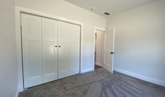 16 Trinton Ave, Bedford, IN 47421