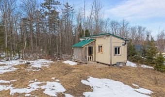 3 New England Rd, Abbot, ME 04406