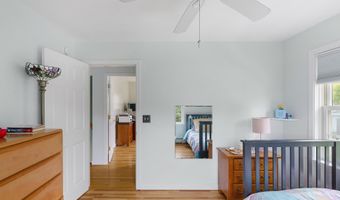 211 Oak St, Bath, ME 04530