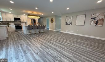 104 LAKE FRONT Dr, Dover, DE 19904