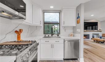 29729 Strawberry Hill Dr, Agoura Hills, CA 91301