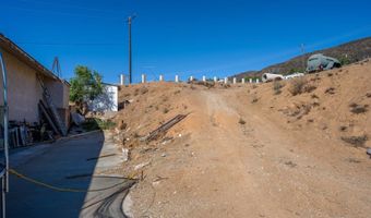 9555 Hierba Road 1/2, Agua Dulce, CA 91390