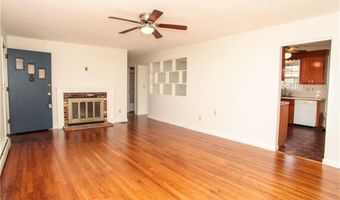 7 Smithfield Dr, Middletown, RI 02842
