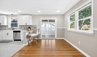 910 MONROE Ter, Dover, DE 19904
