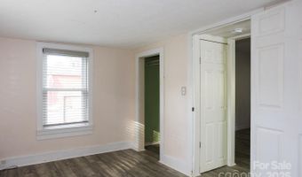 948 Riceville Rd, Asheville, NC 28805