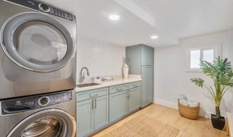 1247 Kahili St, Kailua, HI 96734