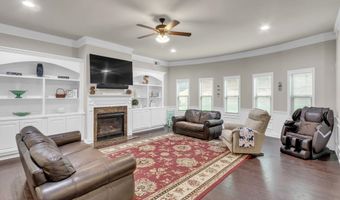 257 Delbourne Ln, Greer, SC 29651