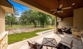 156 Crescent Rdg, Adkins, TX 78101