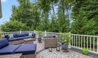 10 Honey Lou Ct, Cranston, RI 02921
