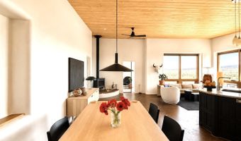 30 Cielo Grande Rd, Carson, NM 87577