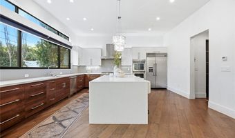 17917 Valley Vista Blvd, Encino, CA 91316